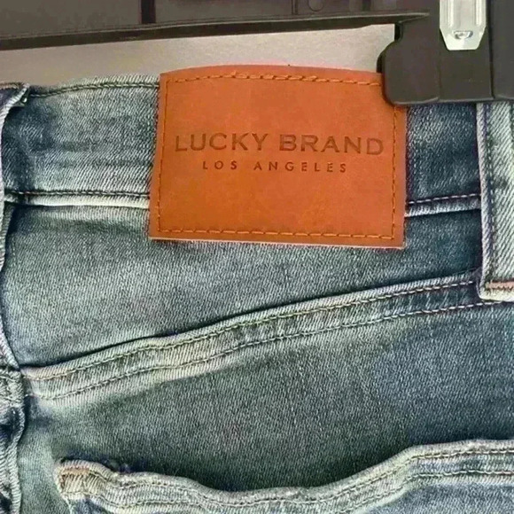 Lucky Brand Bridgette Skinny Button Fly  Radiant
Color 2/25 Ankle - Picture 6 of 7